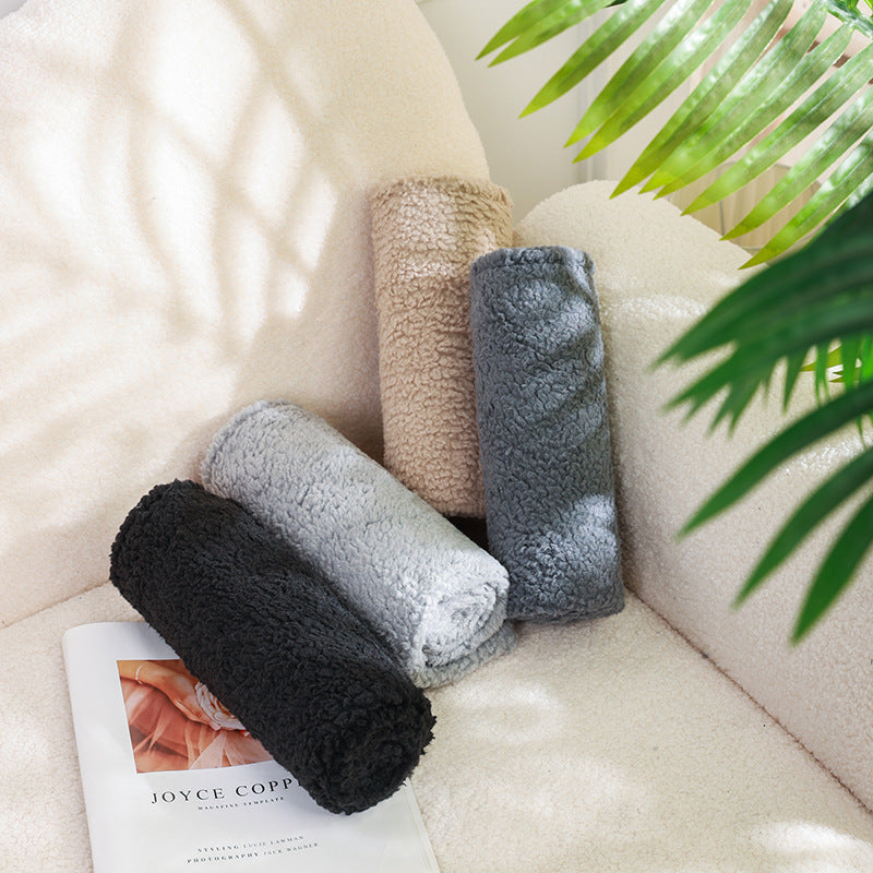 Flannel Fleece Thickened Pet Blanket