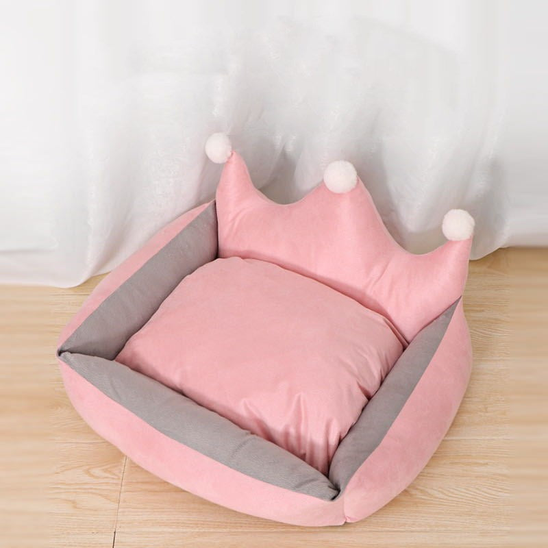 Scratch Resistant Crown Dog Bed