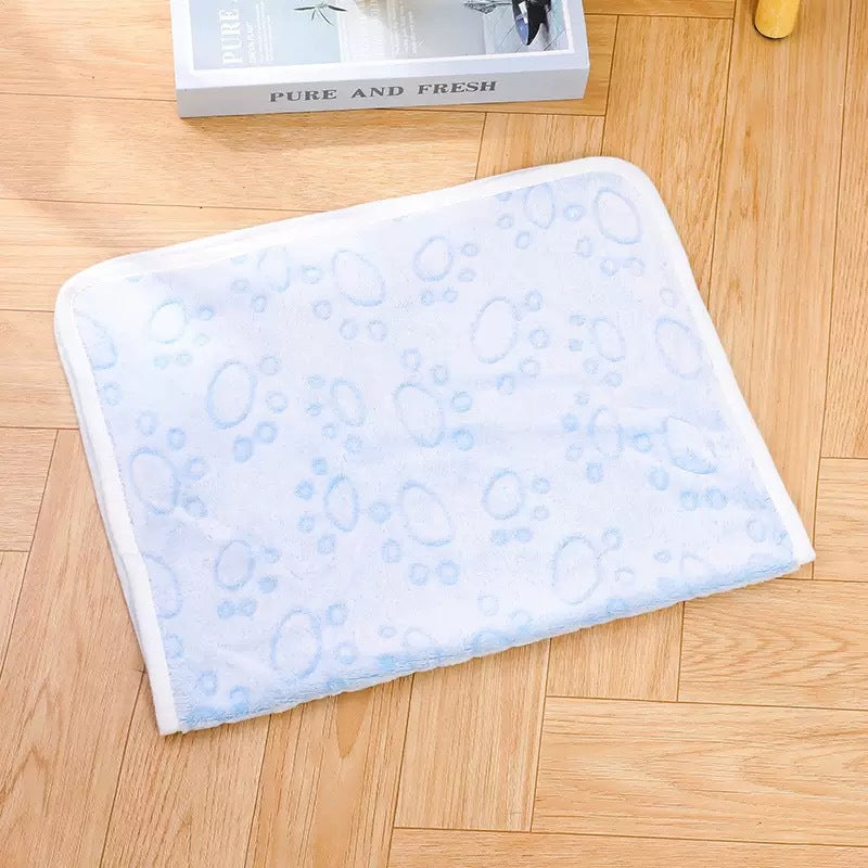Hollowed-Out Floral and Paw Print Dog Blanket