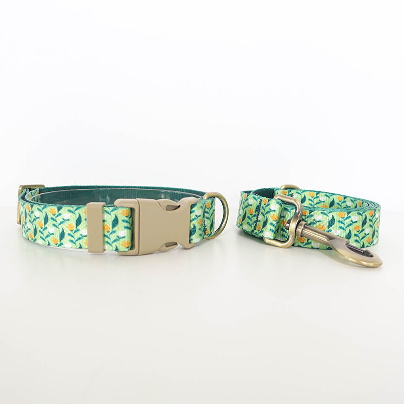 Floral Knitted Collar Set With Traction Rope