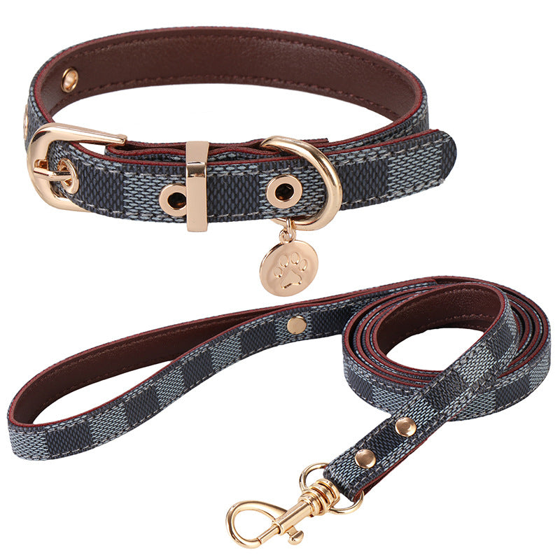 Hand Holding Rope Sets Of Leather Collars For Small Pets