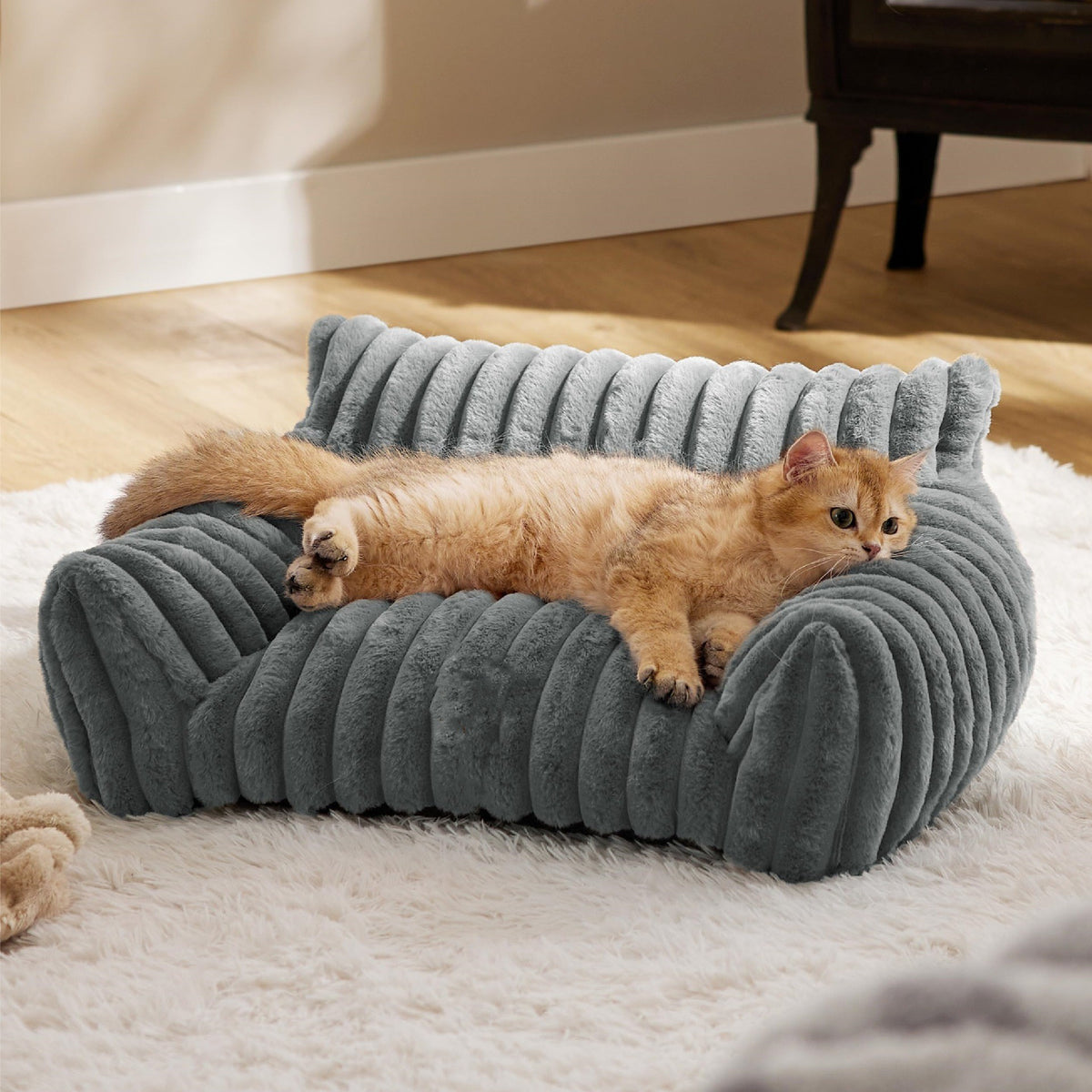 Four-Season Warm Plush Pet Bed