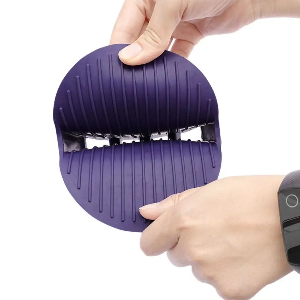 Massaging Pet Shampoo and Grooming Brush