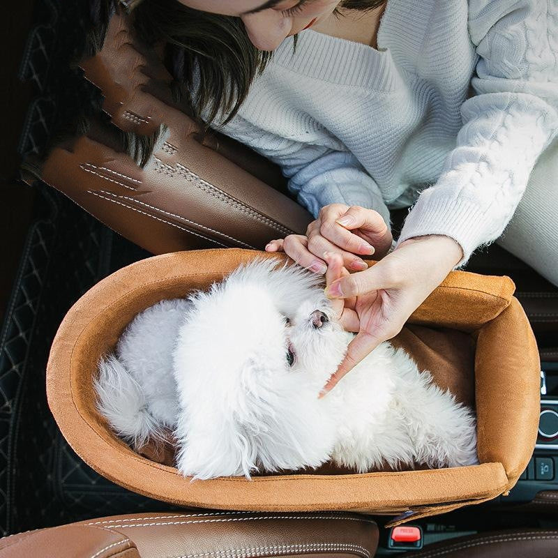 Anti-Dirty Artifact For Dogs In Car Central Control Den