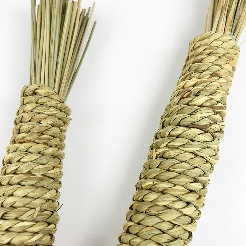 Pet Hand Woven Water Grass Carrot Toy