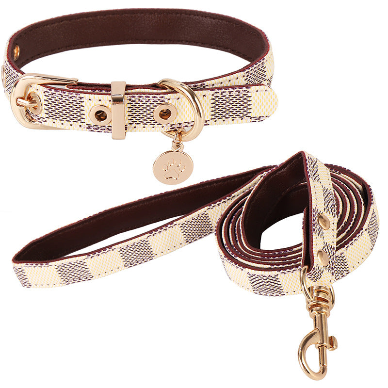 Hand Holding Rope Sets Of Leather Collars For Small Pets