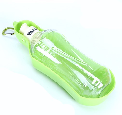 Traveling Dog Hanging Water Bottle