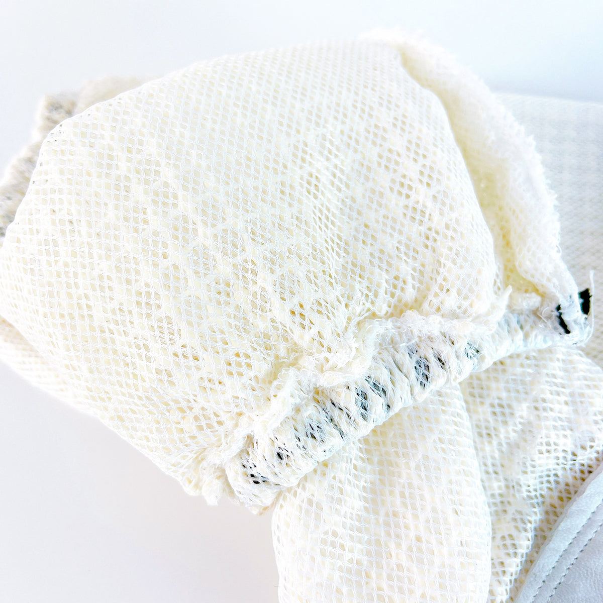 Three-Layer Breathable Mesh Anti-Bee Gloves